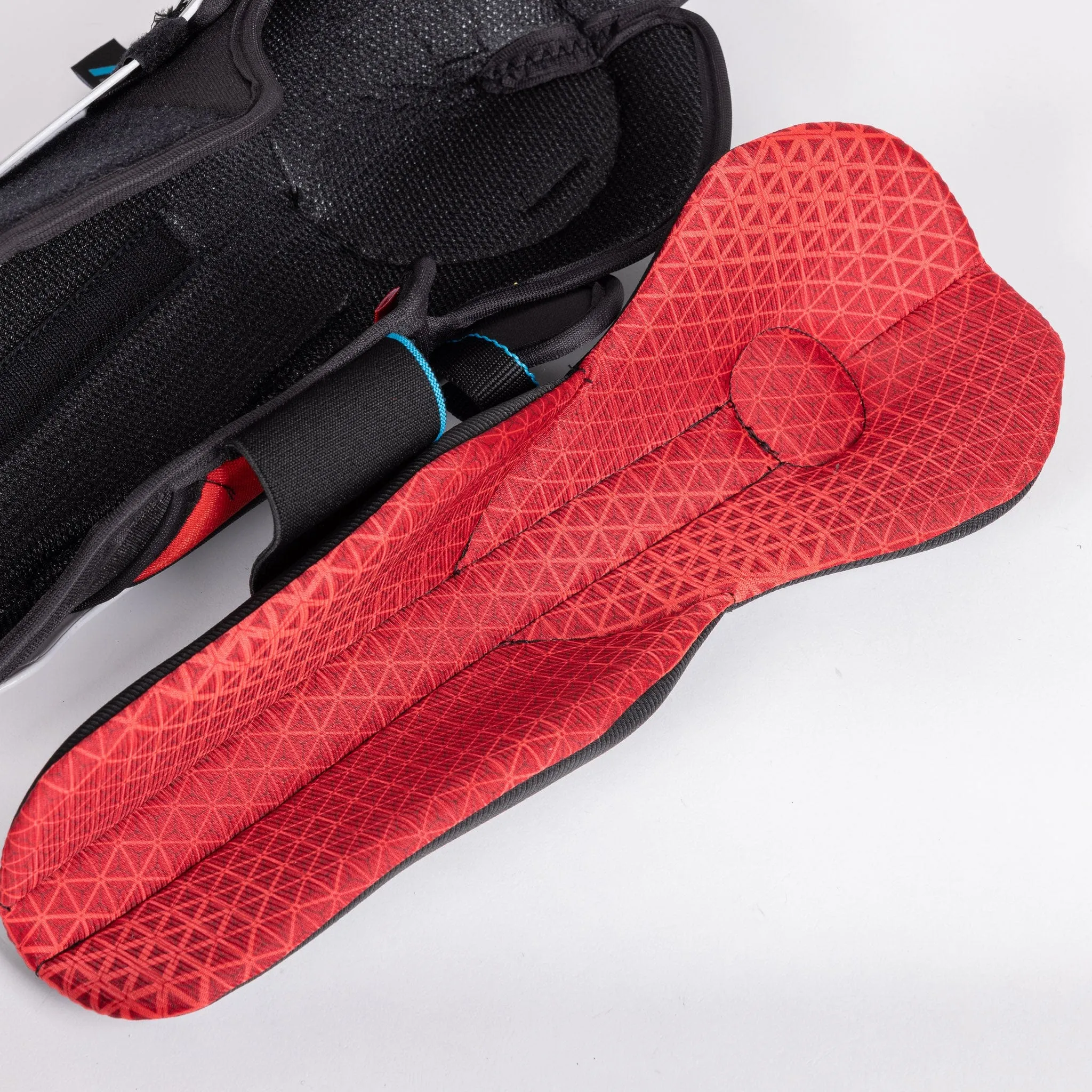 CCM Jetspeed Vibe Junior Hockey Shin Guards