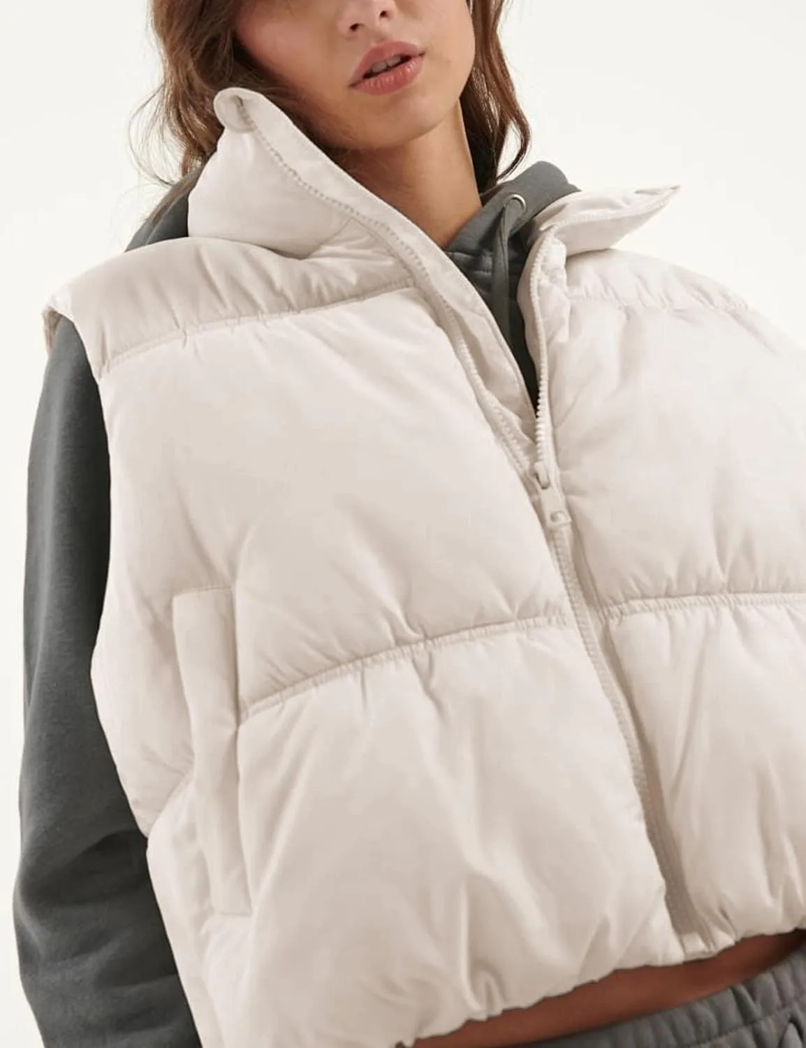 EsheSy Women's Cropped Puffer Vest Stand Collar Full Zip Sleeveless Warm Padded Jacket