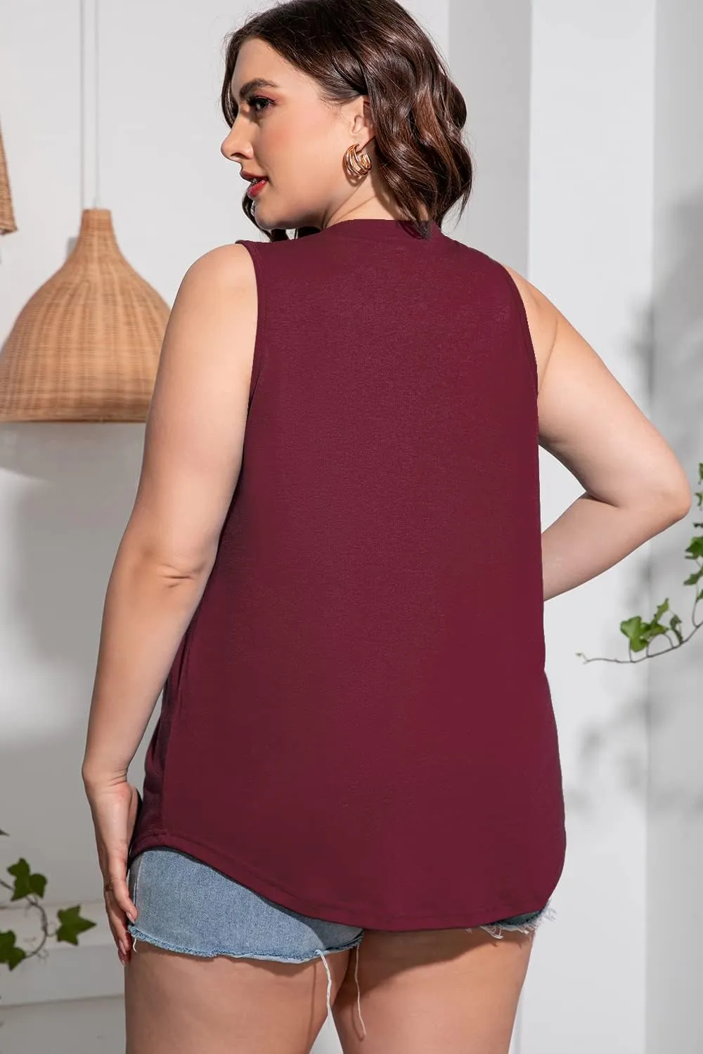 Plus Size Sleeveless Tops Women Casual Summer Sleeveless Loose Fit V Neck Ladies Basic Tshirt