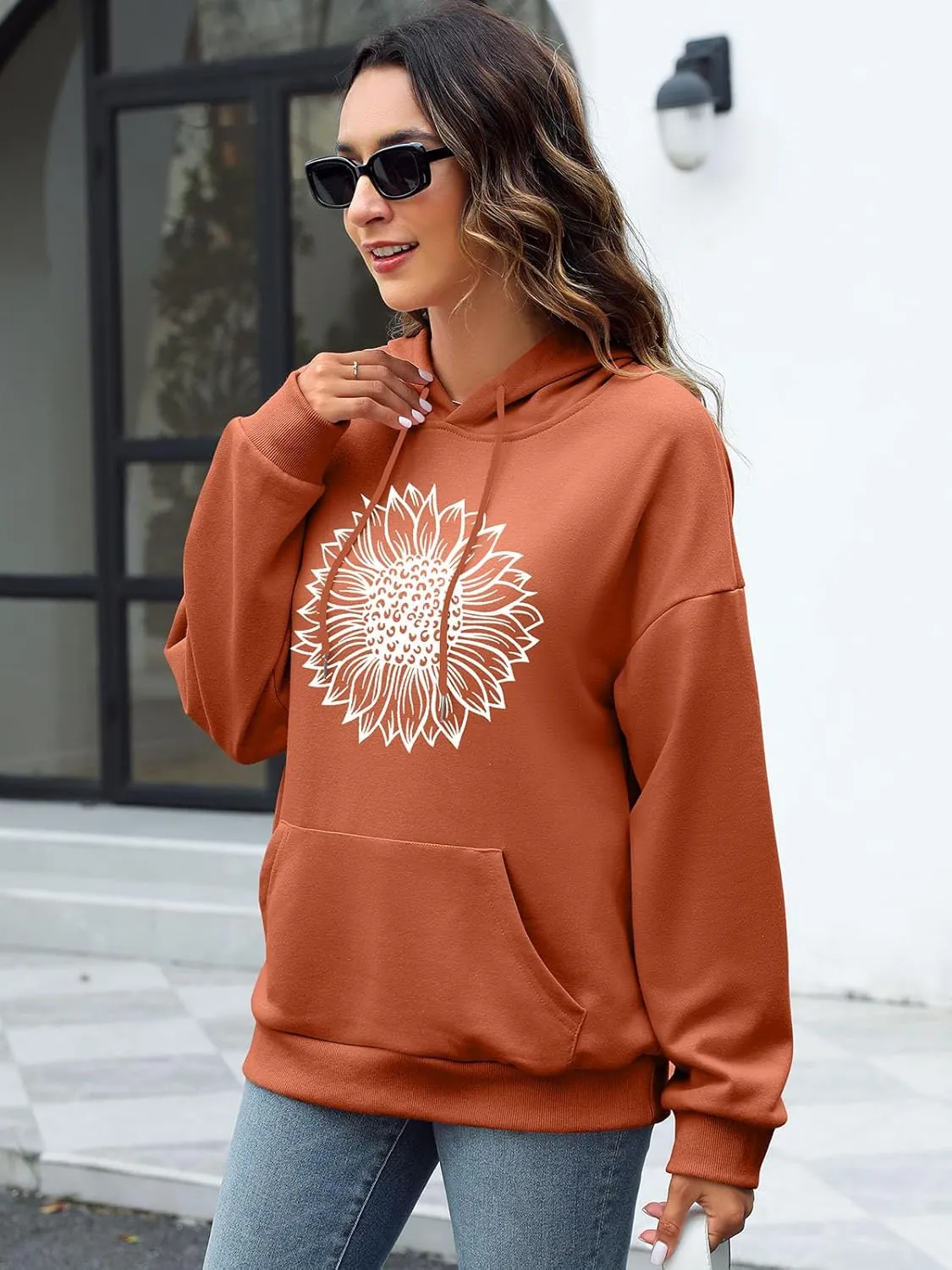 TAOHONG Women Sunflower Hoodies,Trendy Drawstring Sweatshirts with Pockets Long Sleeve Sweaters Pullover Fall Winter Outfits